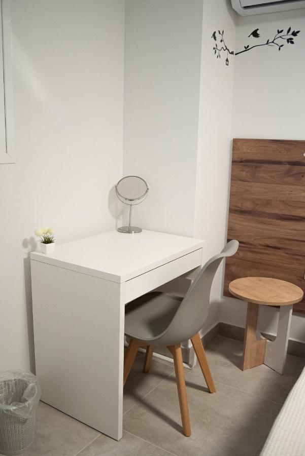 Naiads Nest - The Garden Gem Appartement Varkiza Buitenkant foto