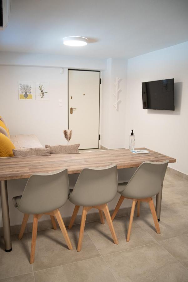 Naiads Nest - The Garden Gem Appartement Varkiza Buitenkant foto