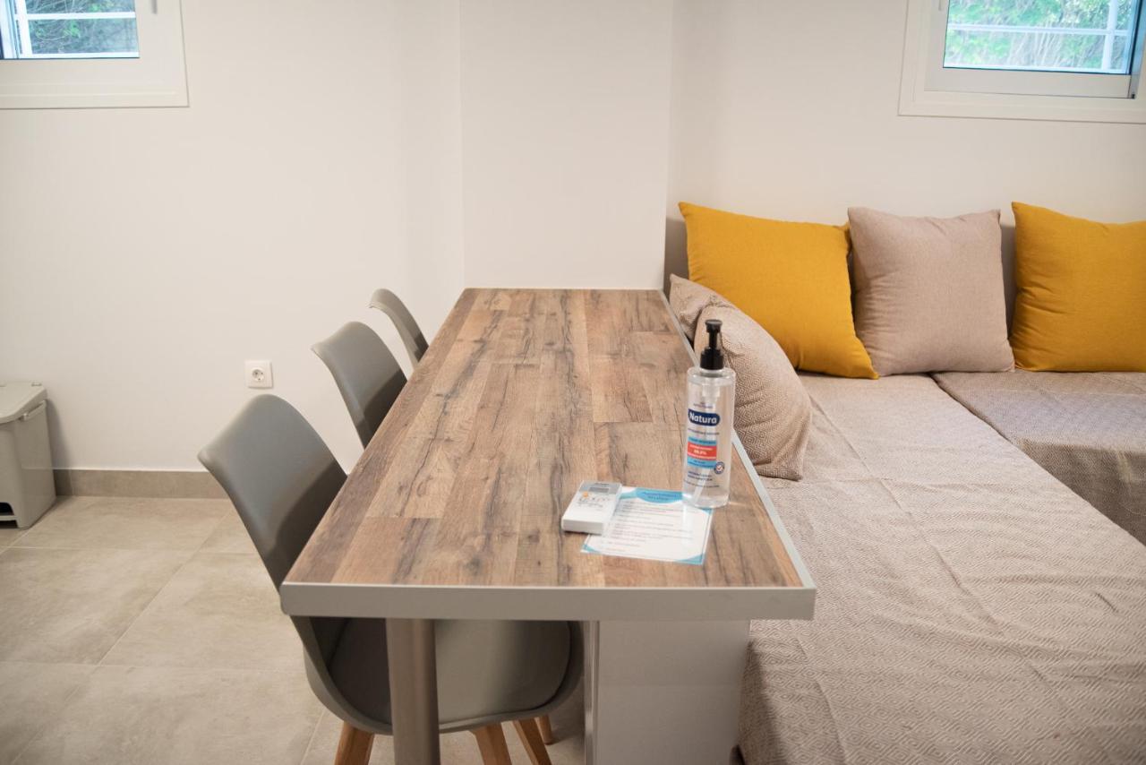 Naiads Nest - The Garden Gem Appartement Varkiza Buitenkant foto